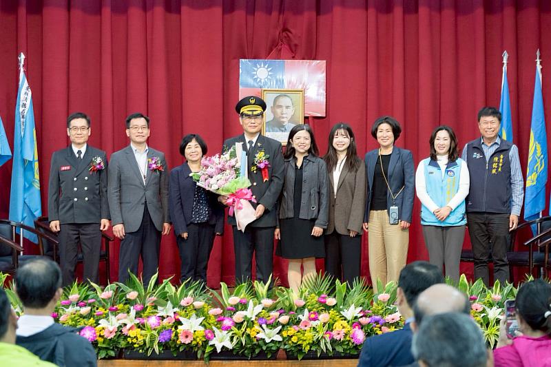 臺東縣消防局長布達 饒慶鈴感謝卸任管建興局長42年奉獻 期許新任盧東發帶領團隊再創高峰