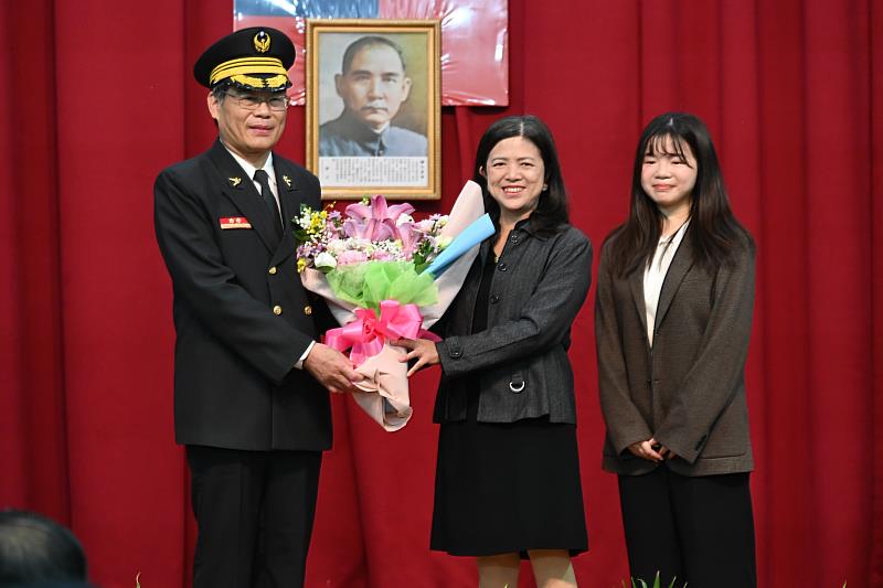 臺東縣消防局長布達 饒慶鈴感謝卸任管建興局長42年奉獻 期許新任盧東發帶領團隊再創高峰