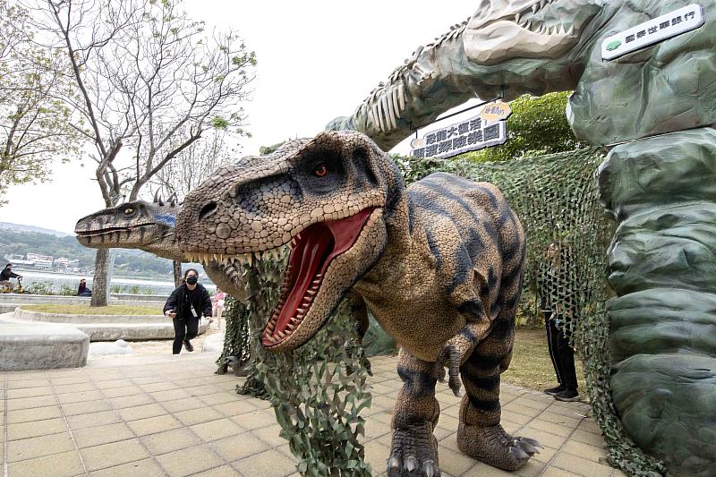 臺北市首座大型戶外恐龍樂園《恐龍大復活關渡探險樂園 》震撼開幕!