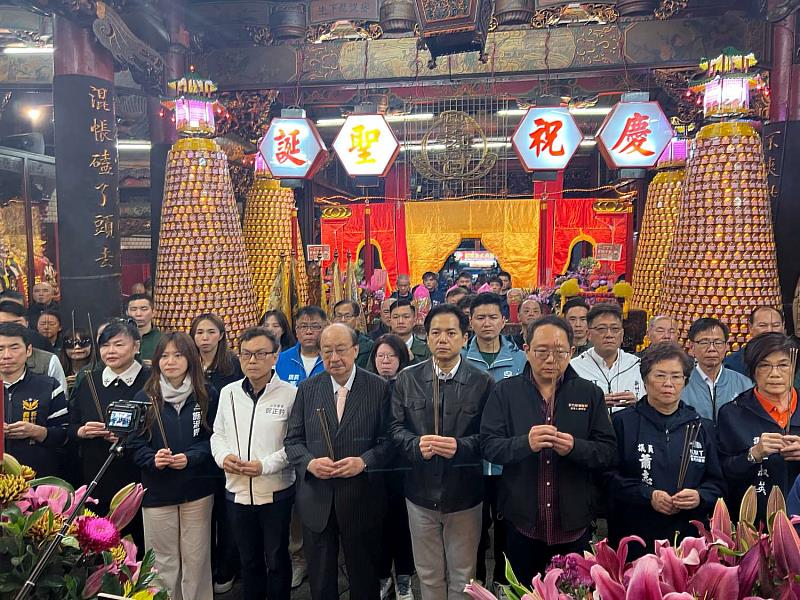 新竹都城隍公爺277週年聖誕千秋暖壽大典，邱臣遠副市長到場祝壽。