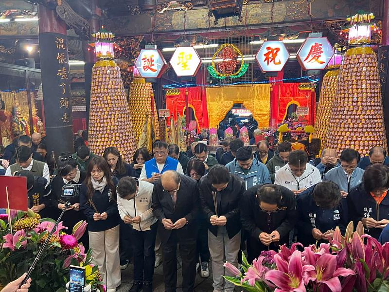 新竹都城隍公爺277週年聖誕千秋暖壽大典，邱臣遠副市長到場祝壽。