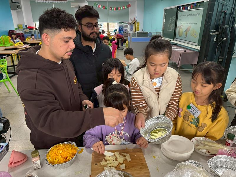 嘉義市「Fit and Fun 週末英語活力營」圓滿落幕 從運動、料理到戶外探索　生活化英語學習深獲家長肯定