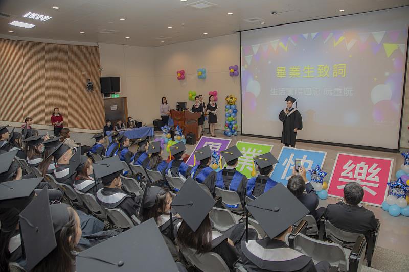 嘉藥生活系越南國際專班畢業生阮重阮以流利的中文分享台灣求學心路歷程。