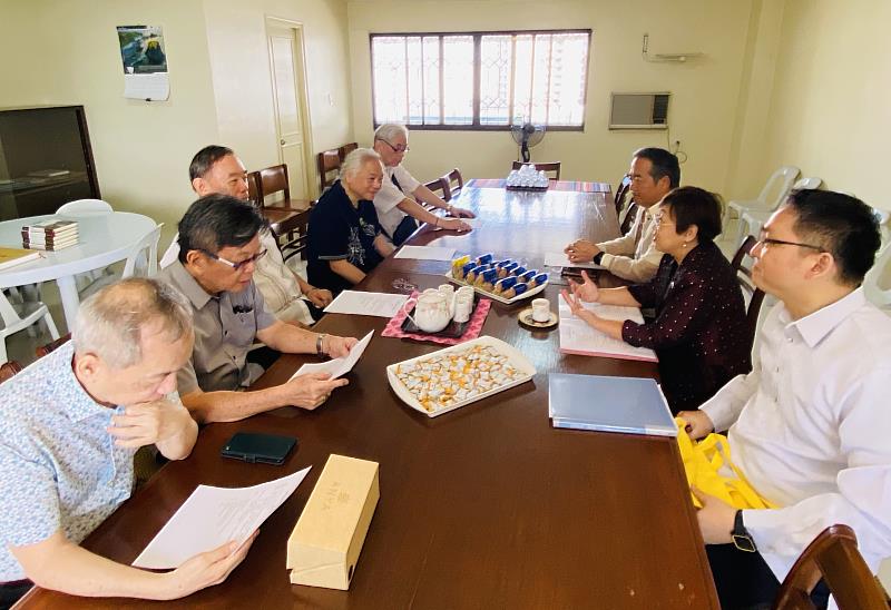 徐佳青拜會菲律賓金門同鄉會，與僑界代表面對面交流。