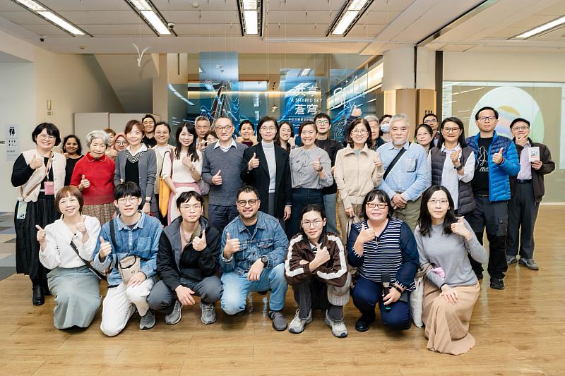 16日舉行主題展開幕，與會者合影。