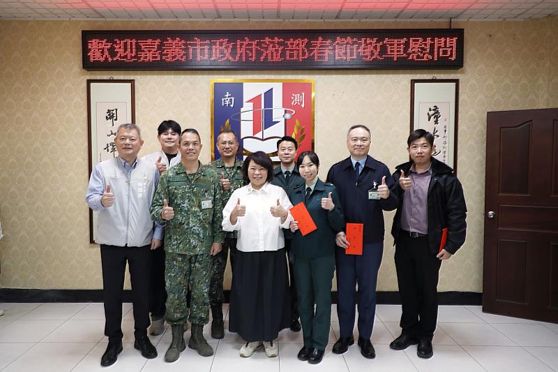 黃敏惠市長率市府團隊以及各社團春節勞軍。
