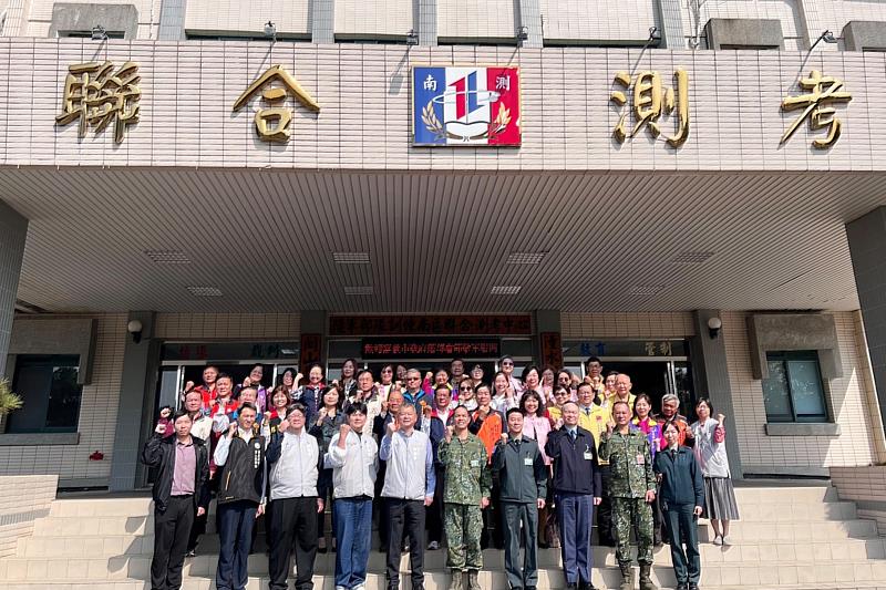 黃敏惠市長率市府團隊以及各社團春節勞軍。