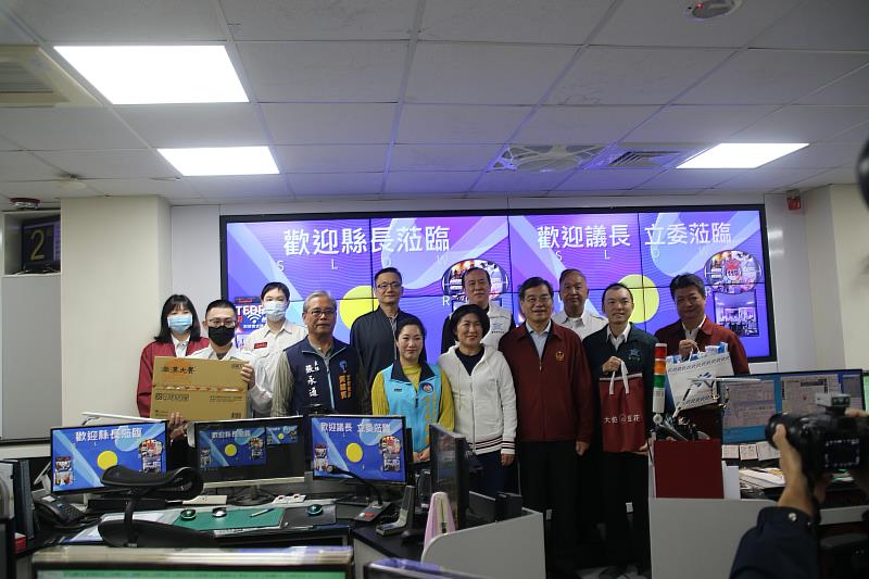 饒慶鈴於119消防節前夕慰問消防同仁辛勞。