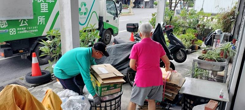 用關懷守護環境 資收個體戶服務累計逾2,000人次 協助清運回收物達357噸