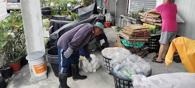 用關懷守護環境 資收個體戶服務累計逾2,000人次 協助清運回收物達357噸