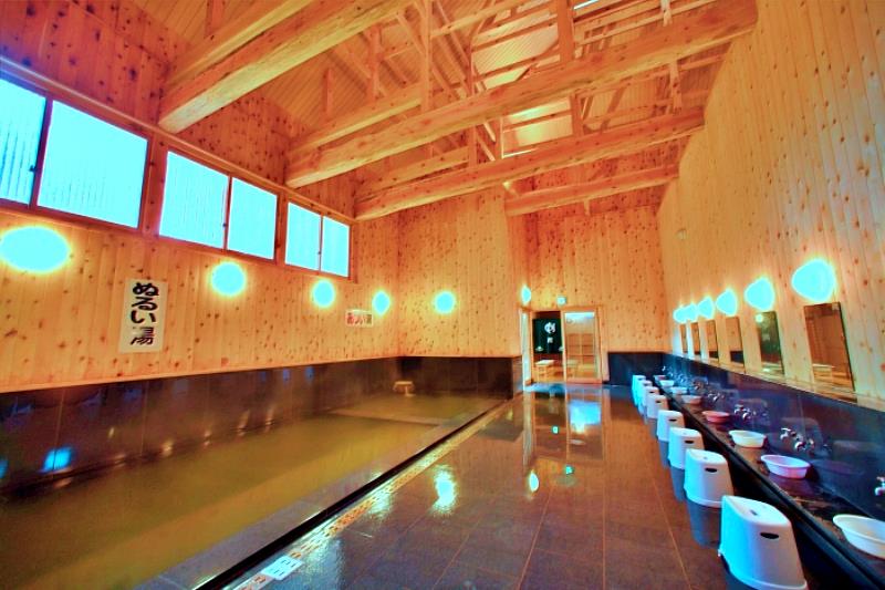 神之湯是遠刈田溫泉的大眾浴池,溫泉質略帶棕色,是宮城藏王周邊最著名的泡湯勝地。