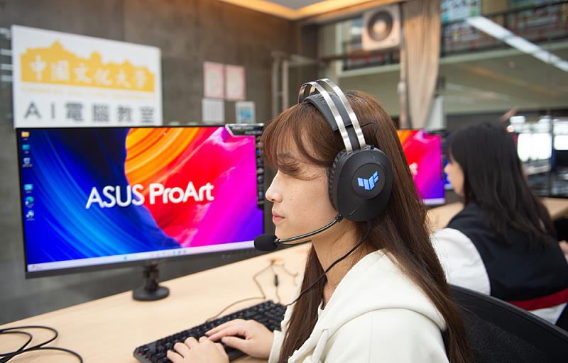 中國文化大學校長王子奇指出，面對AI與產業變革，攜手產業成立首間CCU AI Lab，共創AI教育與產學合作新典範。