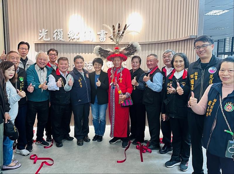 揭牌儀式合照。
