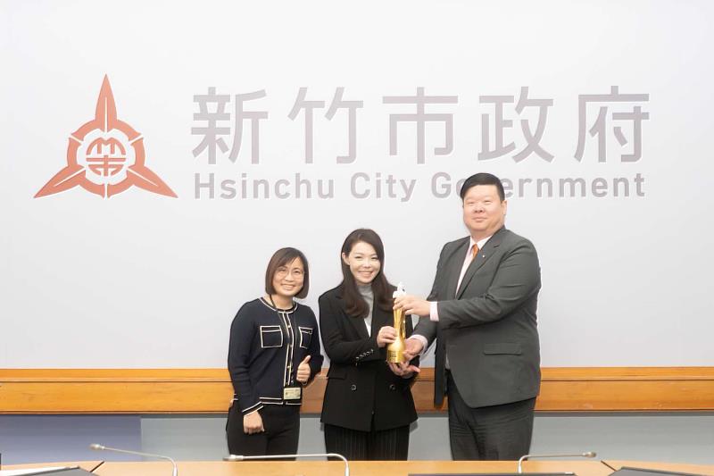 新竹市玻璃工藝博物館《器 自華》，榮獲2025美國繆思設計獎金獎。