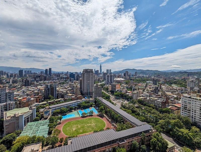 信義房屋專案經理樂安杰表示，師大商圈一帶擁獨特人文風情，生活機能、學區俱佳，居民多為台大師大校友、師生，是台北市傳統精華商圈。