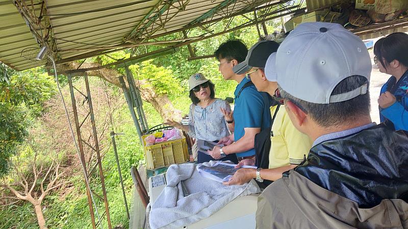 林業保育署嘉義分署帶領中華郵政公司至ESG專案執行地點現勘,規劃日後植樹造林與棲地營造。