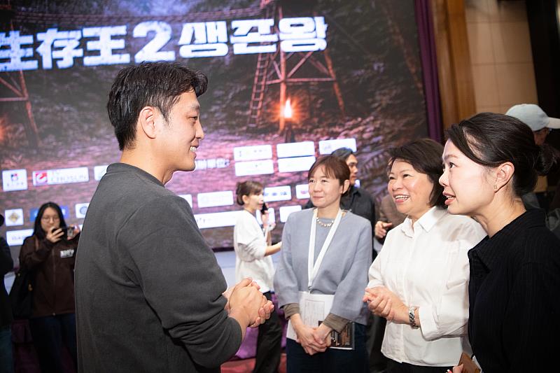 黃敏惠市長與朝鮮TV電視台台長李承勳。