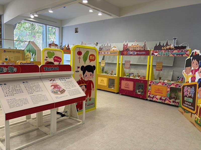 「憶兒時：南方童樂會」展區。（圖/中信科大提供）