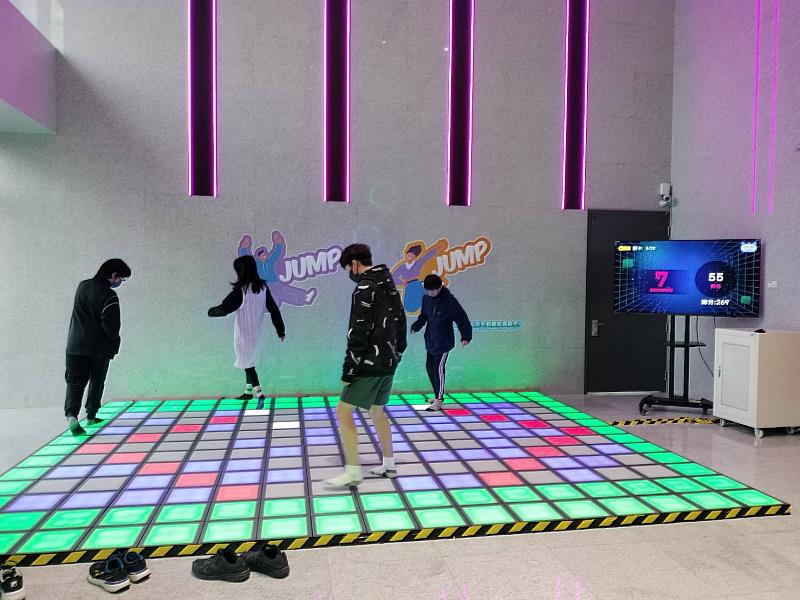 運動格子遊戲。