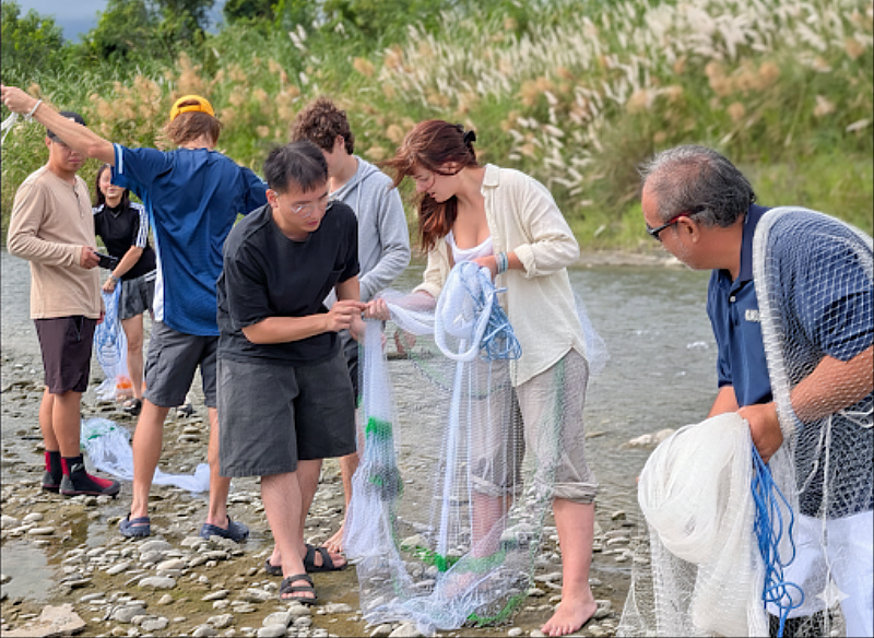 花蓮縣玉里鎮的「台灣星點青年創意服務發展協會」推出漁獵文化體驗與獵徑導覽遊程。