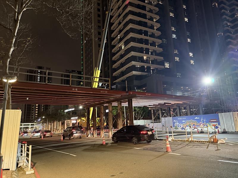 竹市慈雲空橋階段性施工提前完成，相關封路作業已順利解除。