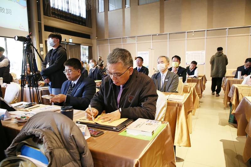 嘉市114學年度第2學期公私立國民中小學暨公立幼兒園校(園)長會議 黃敏惠市長盼匯聚教育夥伴力量
