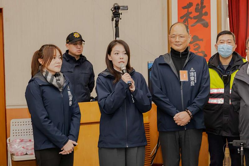 高虹安市長視察勉勵同仁。