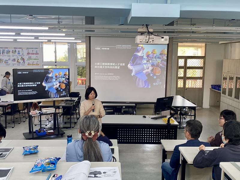 臺東縣首度攜手國家太空中心、ARRC團隊教授「固態糖廠火箭」實作