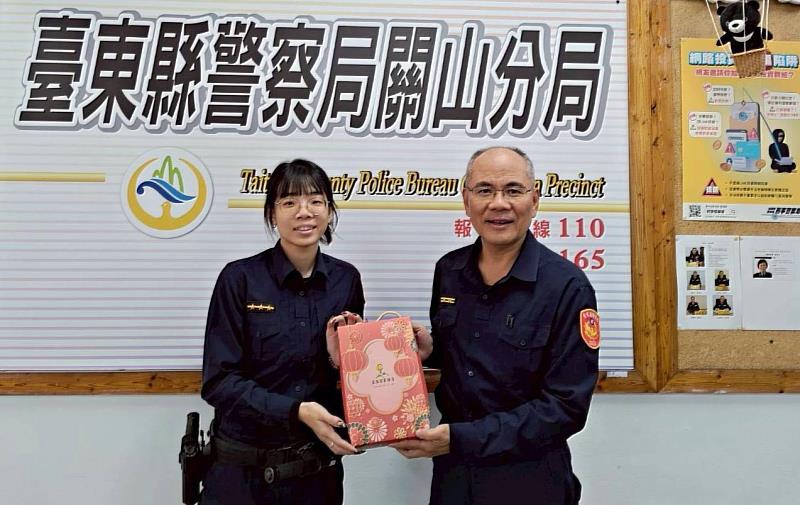 春節送暖情意濃!縣議員潘貴蘭慰勞關山警察分局同仁