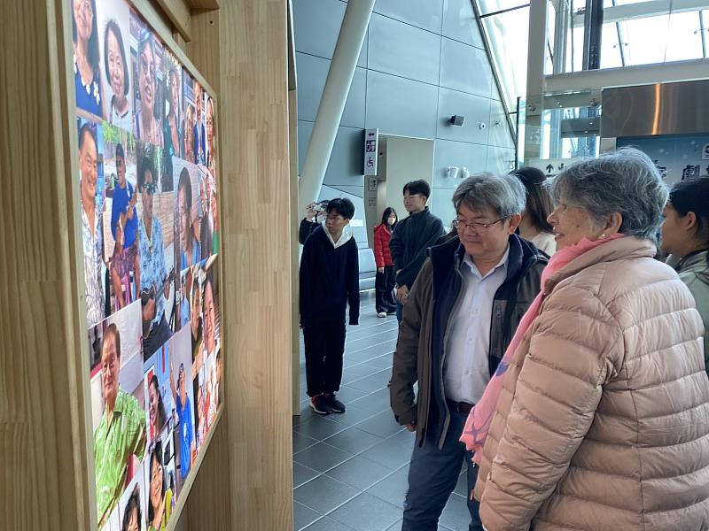 「海洋彼方的客庄」來自大溪地的文化發展會楊岳華主席、蘇秀明老師前來觀展。