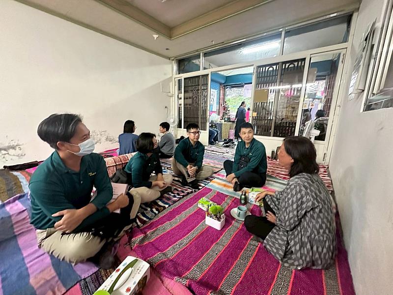 張榮發慈善基金會與諮商心理師公會支持光復社區據點「仁愛43」辦理療癒與舒壓等活動