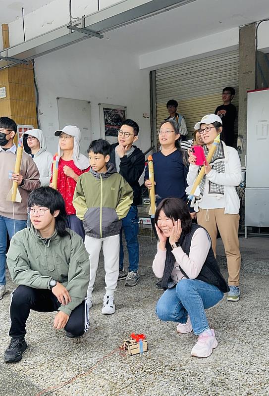 台東培育太空科學人才！第2天課程教師硝糖火箭研習實射升空