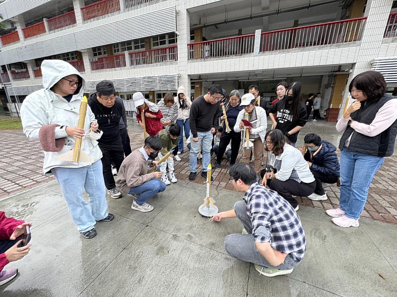台東培育太空科學人才！第2天課程教師硝糖火箭研習實射升空