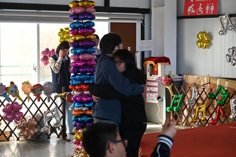 饒慶鈴縣長媽咪與監護兒少共度歲末派對