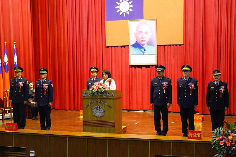 黃敏惠市長感謝卸任警察同仁,也期勉新任幹部持續守護城市治安。
