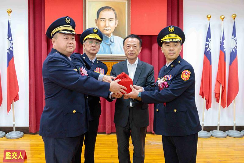 嘉義縣警察局卸、新任分局長交接