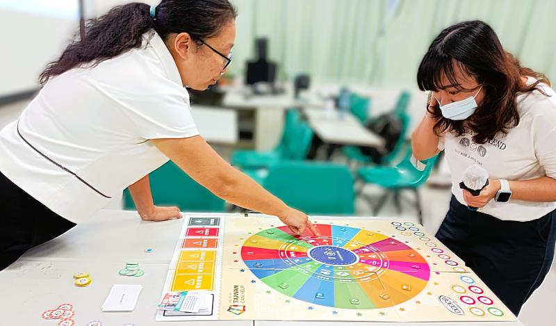 北分署「產業新尖兵計畫」開辦ESG與永續發展課程，是目前淨零趨勢。