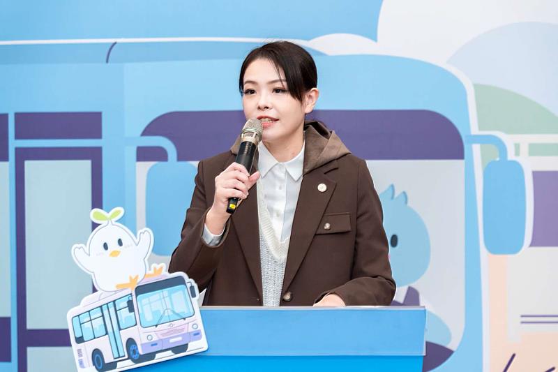 市長高虹安期望能於117年達成市區公車全面電動化。