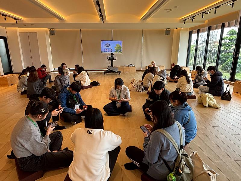 透過「命中注定」破冰活動,快速拉近學員距離。(圖由靈鷲山佛教教團提供)