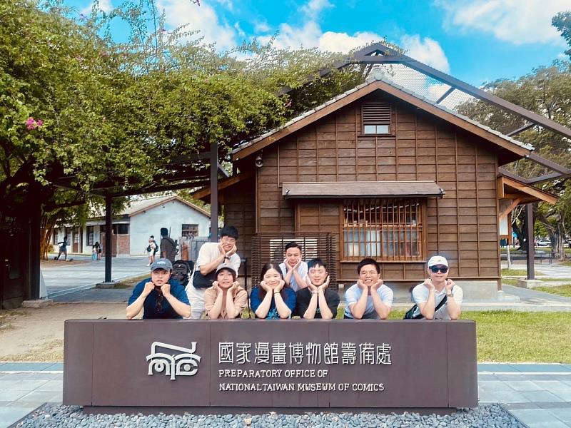 永慶房屋提倡「團隊合作」的工作模式，同事間互相合作攜手服務好每位客戶。