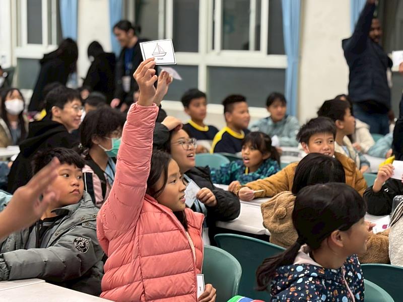 雙語繪本閃卡遊戲。
