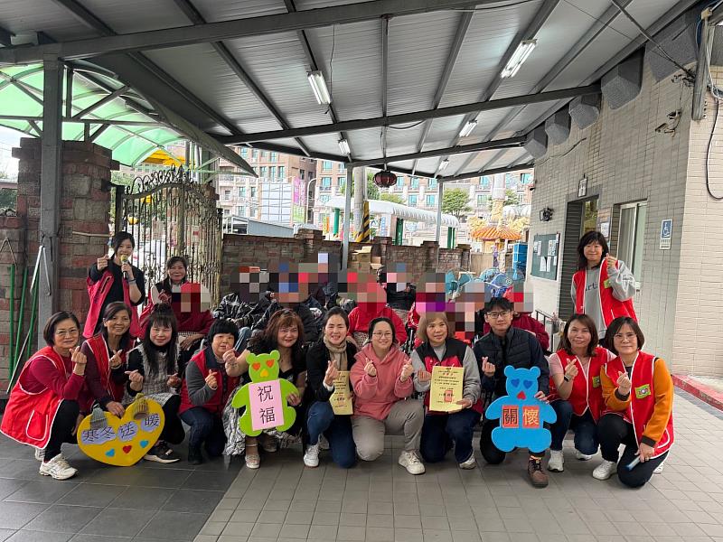 救國團樹林區團委會寒冬送暖 關懷長輩愛心行動展溫情
