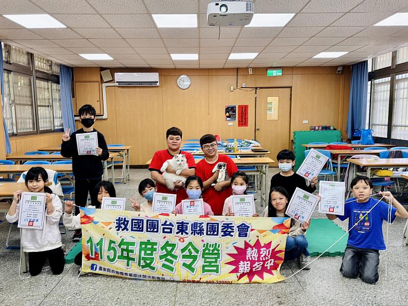 救國團攜手阿甘寵物王國推出冬令營「救甘心萌寶營」,從小培養孩子尊重生命的力量。