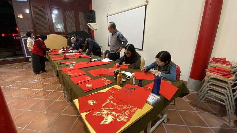 閩式紅樓喜迎新春 墾丁青年活動中心新春揮毫 傳遞人文暖意