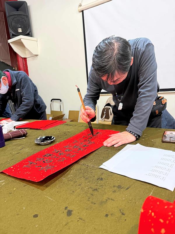 閩式紅樓喜迎新春 救國團墾丁青年活動中心新春揮毫 傳遞人文暖意