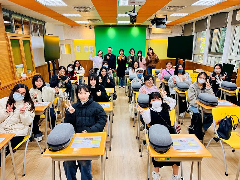 亞洲大學社會工作系XR體驗 引領沉浸式教育