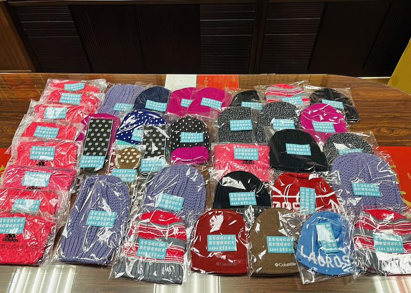 南聯針織廠寒冬送暖 關懷嘉義縣獨居長者