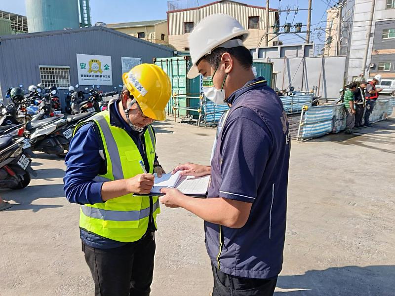 東北季風來襲 雲嘉南空品亮紅燈 外出建議佩戴口罩