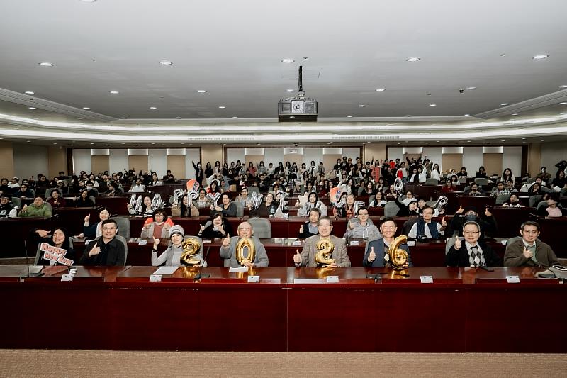 南臺科技大學「2026年國際學生華語文成果發表會暨新年活動」活動大合影。