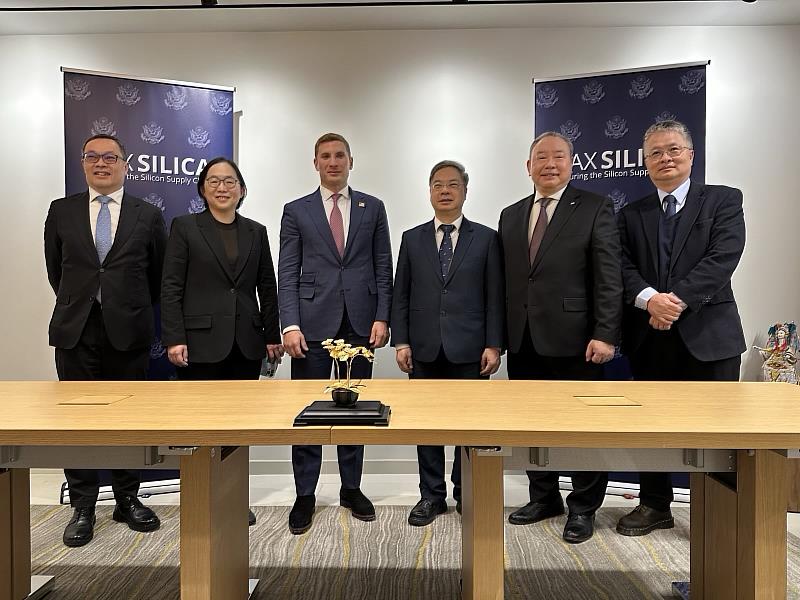 經濟部龔明鑫部長偕同外交部陳明祺次長、數位部侯宜秀次長、教育部劉國偉次長及駐美國代表處俞大㵢大使等，與美國國務院負責經濟成長、能源及環境事務次卿Jacob Helberg所率美國跨部會團隊，於本（1）月27日完成第6屆「臺美經濟繁榮夥伴對話」（EPPD）會議。